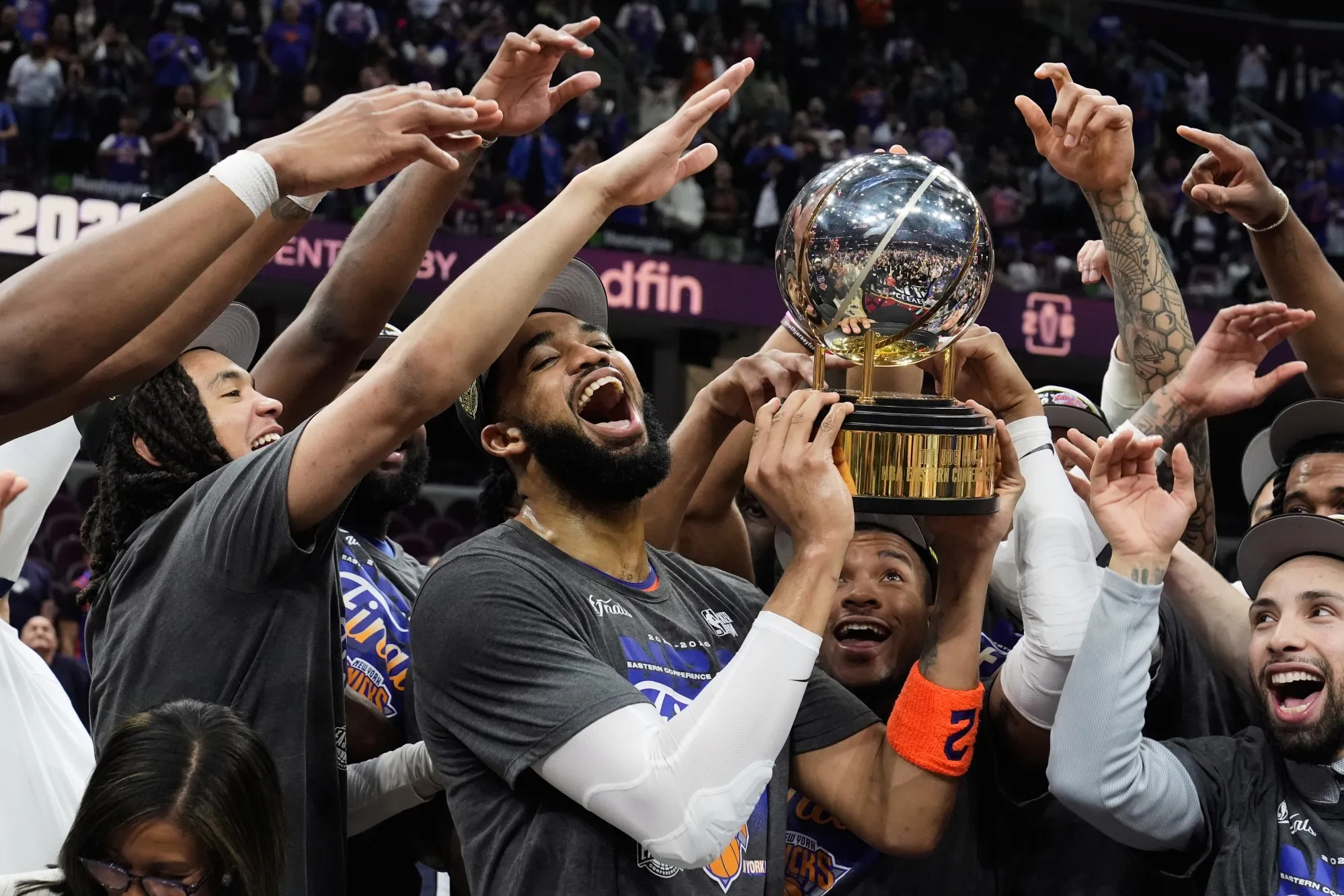 knicks-celebrate-plyfinals