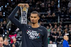 trophy-palming-ply-of-the-year.webp